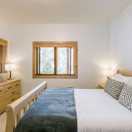 Coyote Moon By Avantstay Cabin Wsauna Mins From Dt Truckee Northstar Exterior foto